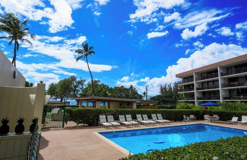 Kihei Condo | OCEAN FRONT modern 2BR 2BA, king bed, laundry, beach, AC, pool, steps to beach!