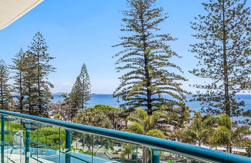 Mooloolaba Apartment | Ocean Front Mooloolaba Esplanade Apartment 2BR