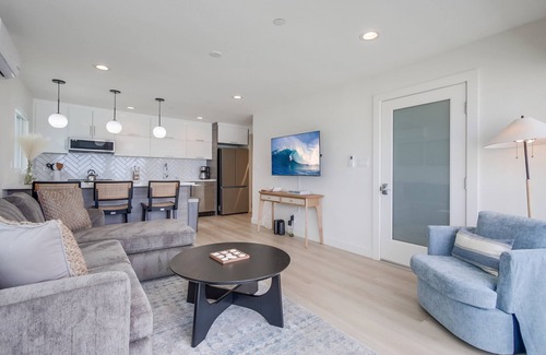 Central Mission Beach Condo | Ocean Front * Newly Remodeled * Luxury Condo