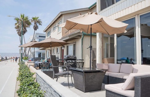 Mission Beach House | Ocean Front On Beach! -2 Master BR, 2 Full BA, Patio!, AC, Parking, Close to All