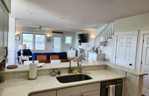 Killegray Ridge House | Ocean Front Pet Friendly Steps to Beach Shoals and BHI Club 2023 Renovation