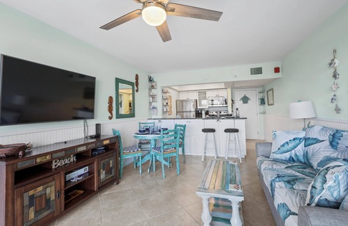 Hutchinson Island South Condo | Ocean Front, Pool, Grill, King +Double + Queen Sofa bed, Beach & Pickleball Gear