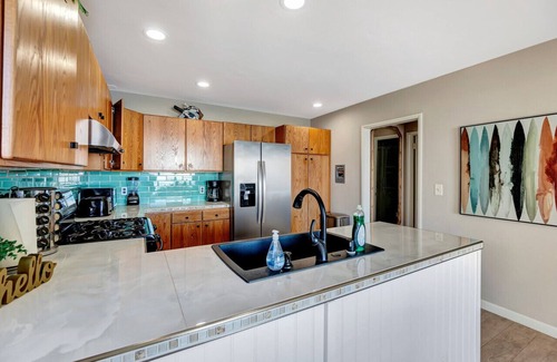 Diamond Crestview House | OCEAN FRONT! Private stairs from home to BEACH! B