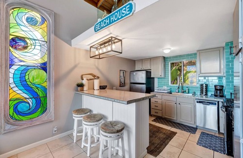 Diamond Crestview House | OCEAN FRONT! Private stairs from home to BEACH! Unit A