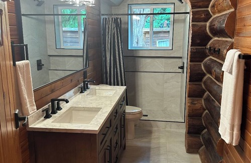 Ketchikan Cabin | Ocean Front Property with Beach Access