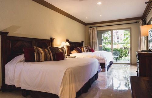 Los Cabos Resort | OCEAN FRONT RESORT-Ground floor Villa-Steps to Ocean/Pool 2 or 3 bedroom #1103