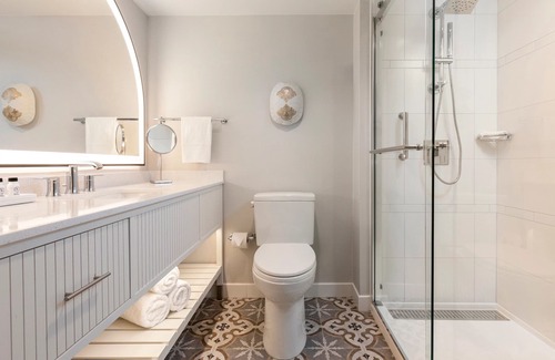 Singer Island Hotel | Ocean Front Room! Private Balcony w/Scenic View, Onsite Parking! - 2 Units