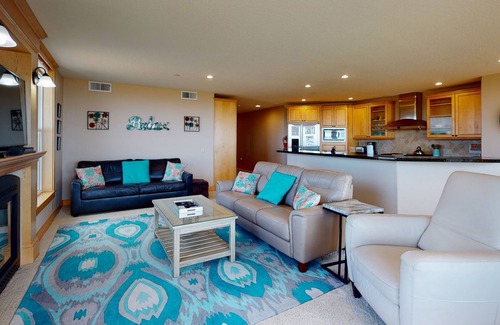Seaside House | OCEAN FRONT: SEAVIEW SERENITY: Seaside Vacation Homes, Inc Managed