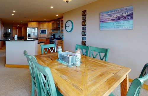 Seaside House | OCEAN FRONT: SEAVIEW SERENITY: Seaside Vacation Homes, Inc Managed