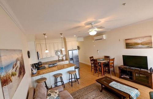 Hampton Condo | Ocean front single bed room condo