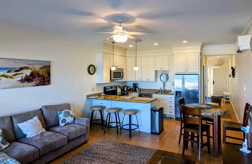 Hampton Condo | Ocean front single bed room condo