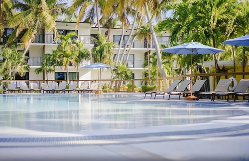 Islamorada Cottage | Ocean Front Unit In Islamorada | Enjoy Scenic Walks on Private Beach