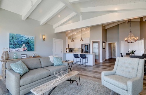 Morro Bay Condo | Ocean front with Morro Rock views: 2Bdrm Condo at Salty Sister