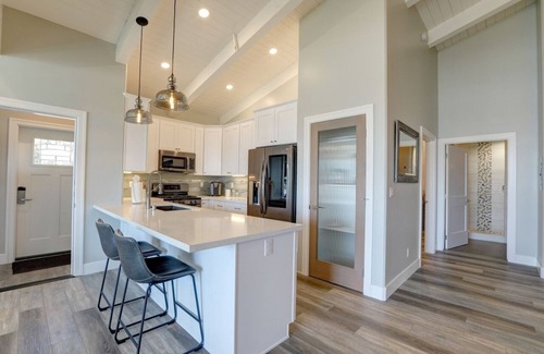 Morro Bay Condo | Ocean front with Morro Rock views: 2Bdrm Condo at Salty Sister