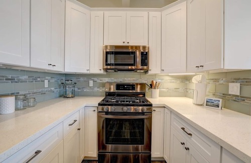 Morro Bay Condo | Ocean front with Morro Rock views: 2Bdrm Condo at Salty Sister