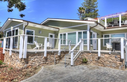 Morro Bay Condo | Ocean front with Morro Rock views: 2Bdrm Condo at Salty Sister