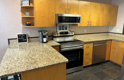 Regional District of Nanaimo Condo | Ocean front with stunning views! Gardens, trails, pools, and more. Pure beauty!