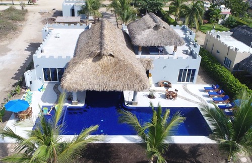 Santa Maria Colotepec Villa | OCEAN FRONT WORLD-CLASS VILLA