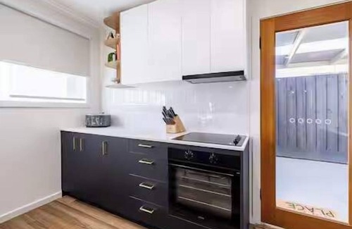 Ocean Grove Apartment | Ocean Gioia - Stroll to shops and beach