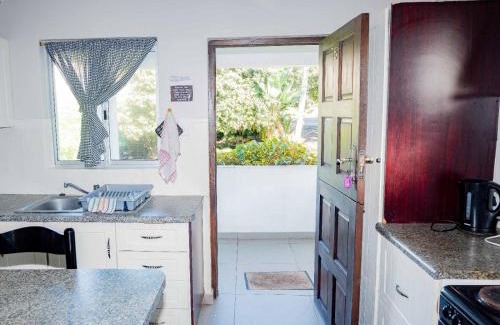 Shaka's Rock Apartment | Ocean Gorge Seafront Accommodation