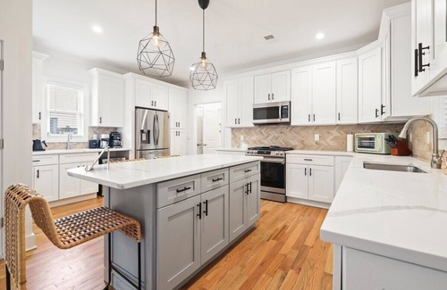 Ocean Grove House | Ocean Grove Gem- Beach-Movies-Arcade near Asbury!
