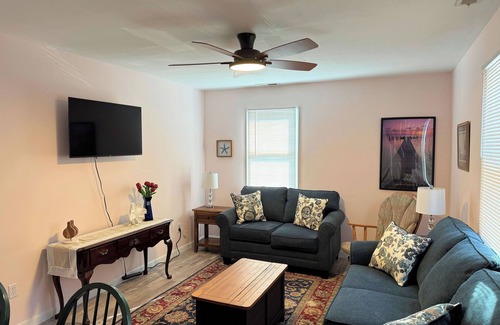 Chincoteague House | Ocean House 2 - duplex -Newly renovated. 3BR, 2 Bath duplex with back deck.