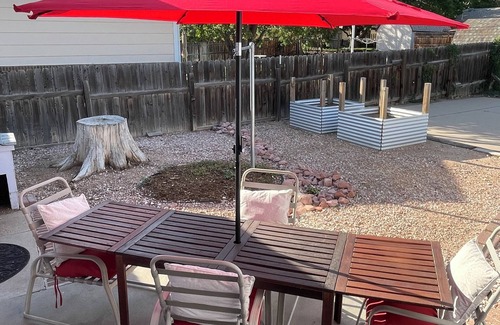 Windsor House | Ocean House Central Windsor - 4 bdrm 5 bed 3 bath house with garage and yard