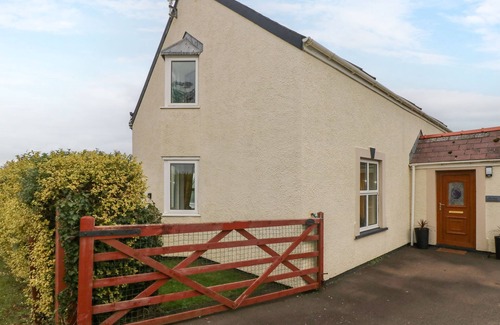Hasguard Cross Cottage | OCEAN HOUSE, pet friendly, character holiday cottage in Broad Haven