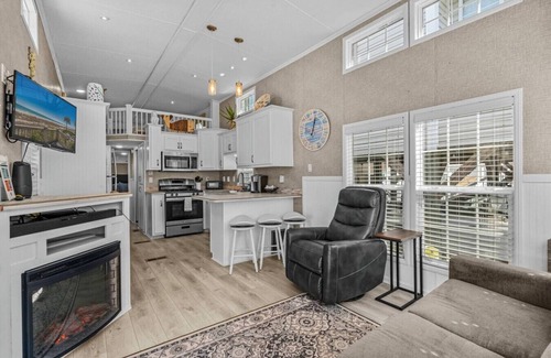 Myrtle Beach Apartment | Ocean Lakes Getaway, Golf Cart and Beach Access!