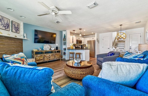 East End Condo | OCEAN MILE I-6 is a beautiful 2 bedroom/2.5 bath townhome with amazing views!