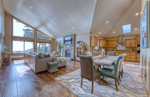 Brookings House | Ocean Mist Beach House/Private Beach Path/Spa