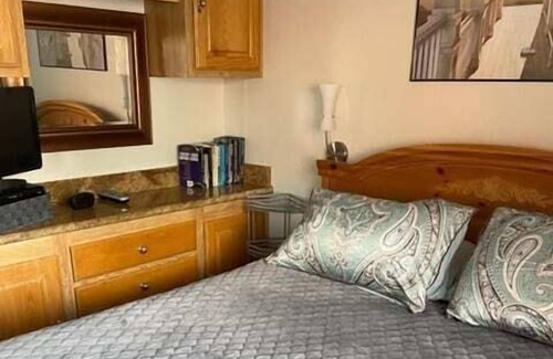 Smith River Cabin | Ocean Mist Oceanfront Rental at White Rock Resort with private deck and jacuzzi