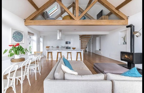 Lynmouth Apartment | Ocean Penthouse with sea views and stunning accommodation