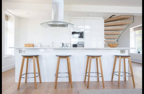 Lynmouth Apartment | Ocean Penthouse with sea views and stunning accommodation