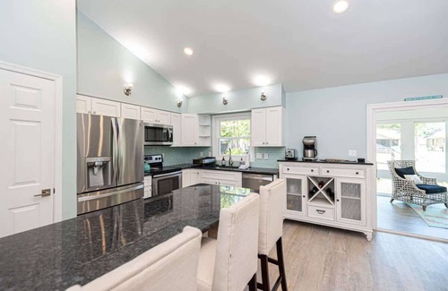 Ocean Pines House | Ocean Pines 3BR 2BA Canal Front Home with Sunroom