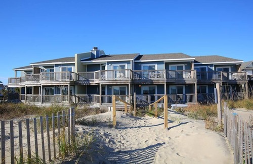 Duck Condo | Ocean Pines Beach Resort Beautiful Duck NC Oceanfront Resort with pool!