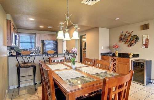 Port Aransas Condo | Ocean-Pool Views From 2 Balconies | MP315