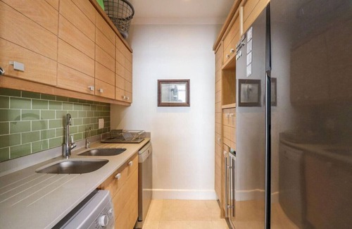 Eastcliff Cottage | Ocean Reeds 4 | Sleeps 4| Near town centre