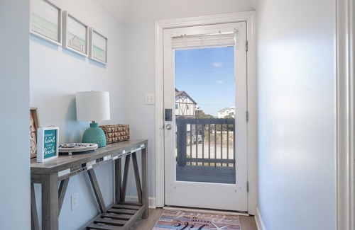 Emerald Isle Condo | Ocean Reef 17-B2 - Almost Oceanfront 2BR 2BA - Complex Amenities