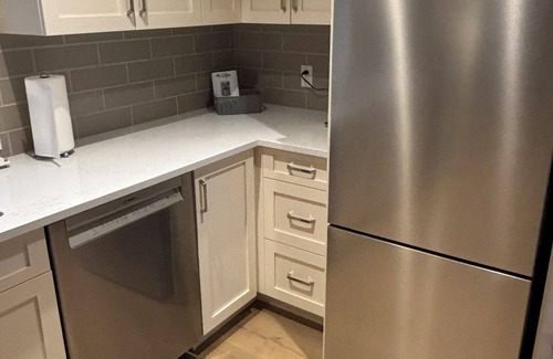 Regional District of Nanaimo Apartment | Ocean Ridge Guest House. Stunning ocean views. - No cleaning fee!