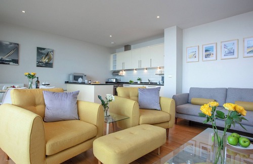 Westleigh Apartment | Ocean Serenity, Horizon View