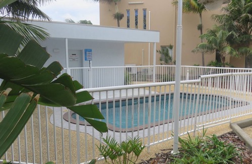 South West Rocks Apartment | OCEAN SHORES 16 - 50 METRES TO BEACH & POOL IN COMPLEX