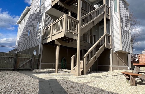 North Beach Haven House | Ocean Side Home - 5 Minute Walk to Beach, Accommodates 4 Families