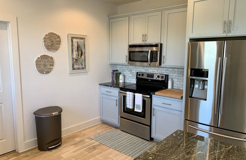 Ocean Springs House | Ocean Springs Beach Vacation Getaway! Private beach with breathtaking sunsets!