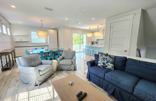 Bradenton Beach House | ⚓Ocean Star! 7 Bdrms/7.5 Baths! Beaches 5min> walk!⚓🐕🏖🌅