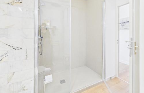 Concarneau Apartment | -Ocean- Studio renove avec parking et vue mer