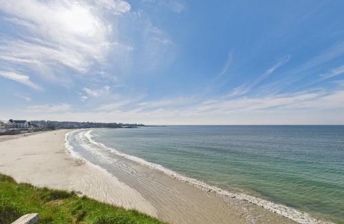 Concarneau Apartment | -Ocean- Studio renove avec parking et vue mer