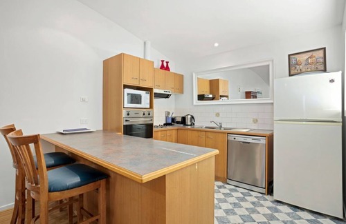 Lorne Apartment | Ocean Sun Apartment 2