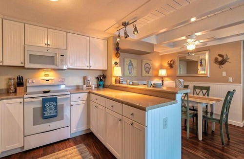 Duck Condo | Ocean & sunrise views from your private balcony, just 250' from the beach!