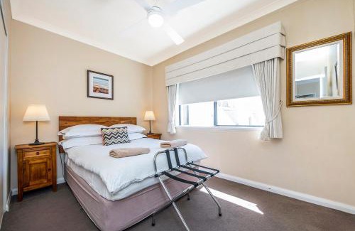South Fremantle Apartment | Ocean Sunsets - 2 bedroom converted warehouse apartment